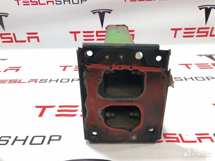 Лонжерон правый Tesla Model X 2019 1045613-00-G