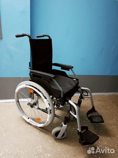 Коляска инвалидная новая
