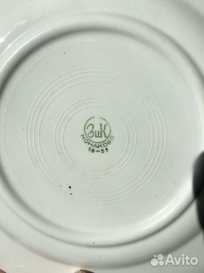 Антикварные фарфоровые тарелки времен СССР
