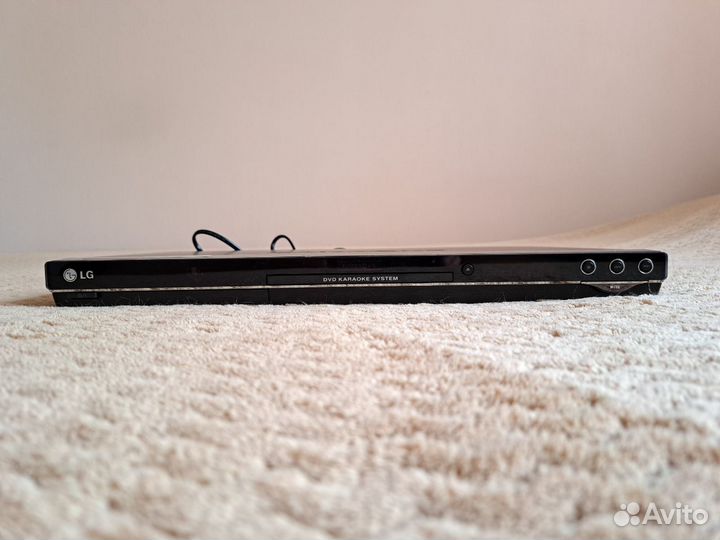 Караоке-DVD плеер LG DKS-8000Q