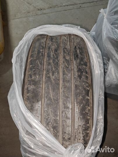 Bridgestone Regno GRVII 215/60 R17