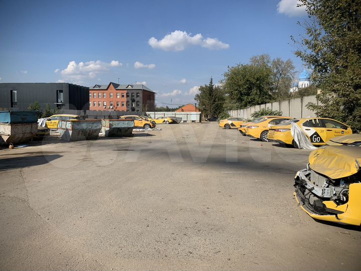 Машиноместо, > 30 м²