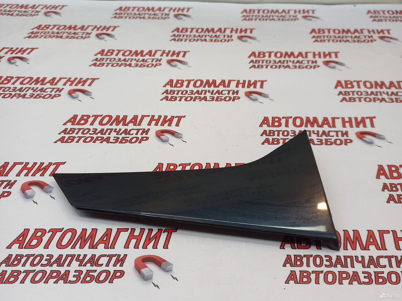 Накладка крышки багажника правая Воях Фри