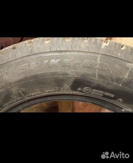 Bridgestone Blizzak Spike-02 215/60 R16