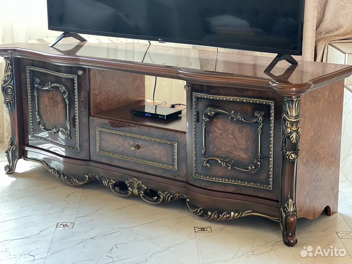 Тумба под телевизор