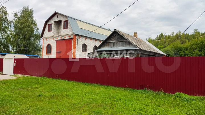 Дом 319,3 м² на участке 12,7 сот.