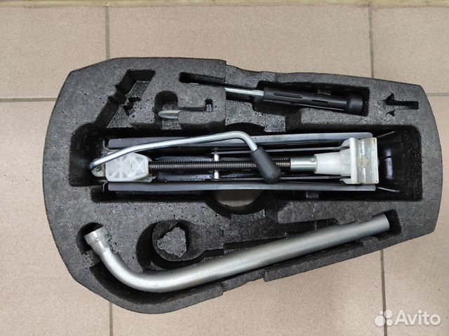 Ящик с инструментами в багажник VW Polo Sedan