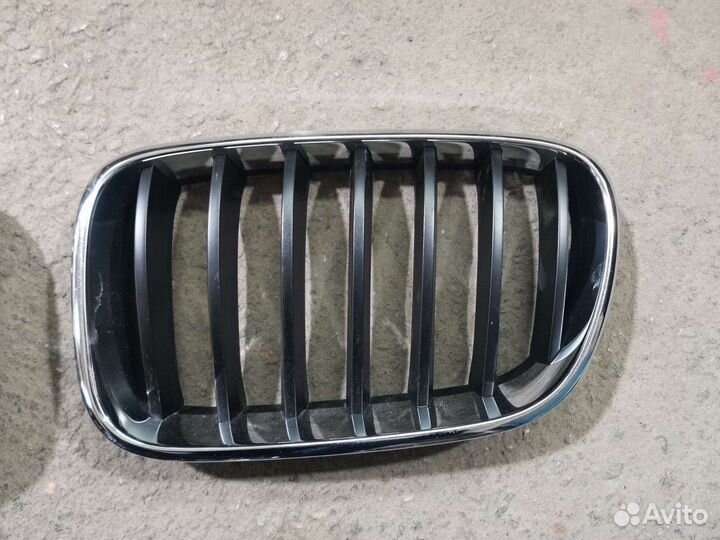 BMW x3 F25 Решетка радиатора оригинал