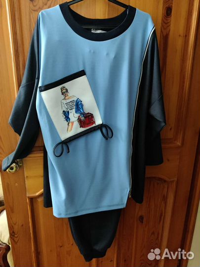 Женский спортивный костюм