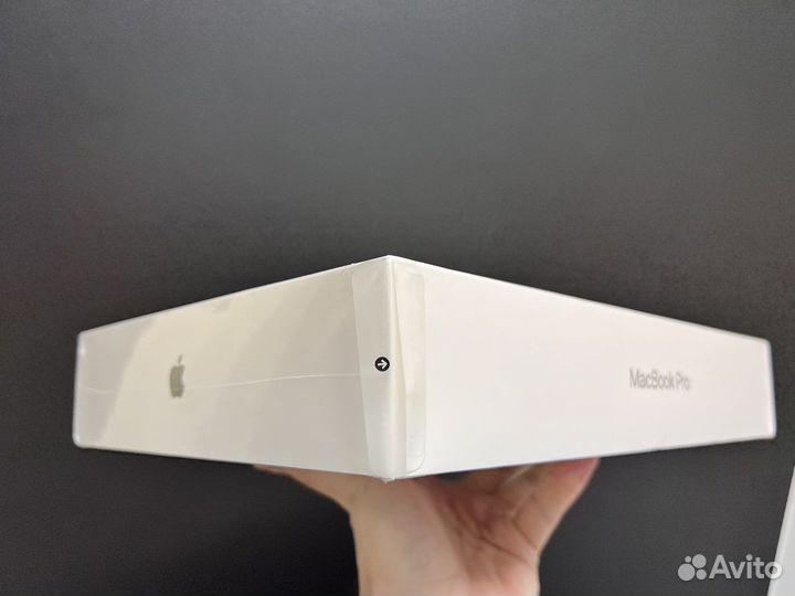 Hoвый MacBook 13 Pro M2 8\256 +