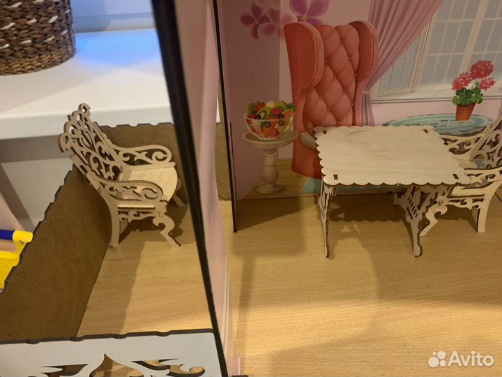 Домик кукольный