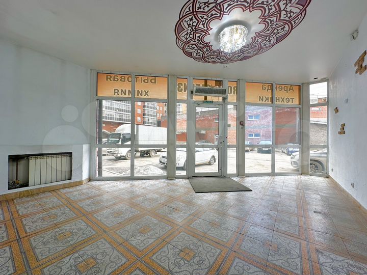 Первый этаж, три отдельных входа, 134.3 м²