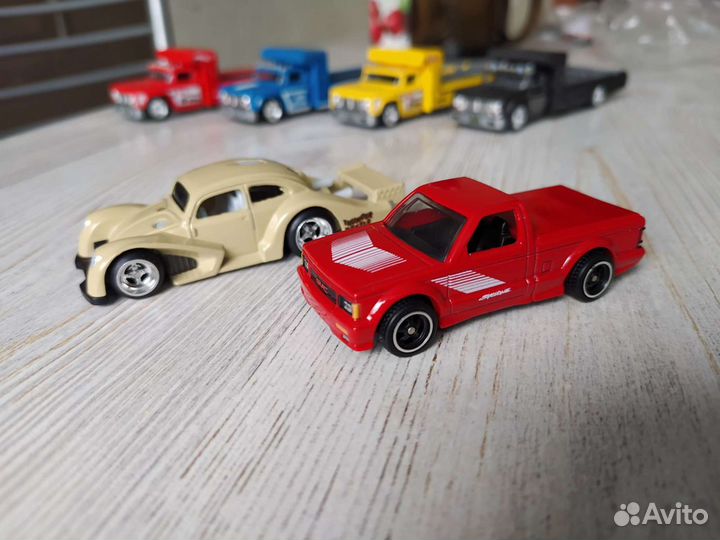 Машинки hot wheels