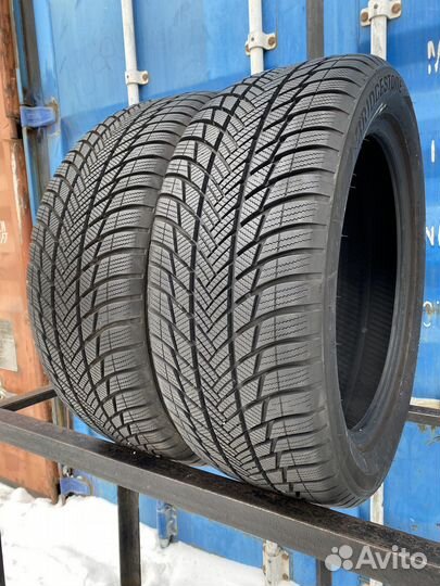 Bridgestone Blizzak LM-001 235/50 R19