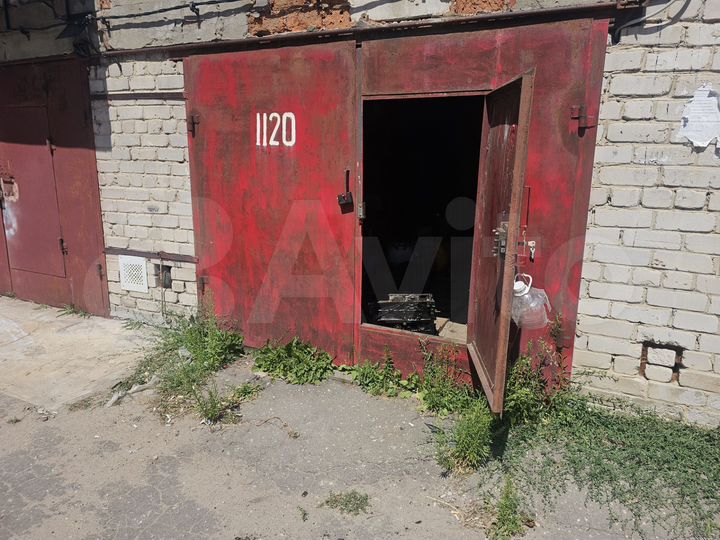 Гараж, > 30 м²