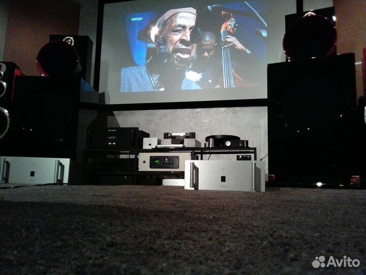 Напольная акустика Вowers & Wilkins Nautilus 802