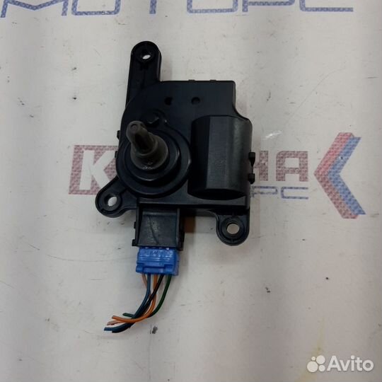 Привод заслонки отопителя D332-BP5BA hyundai sona