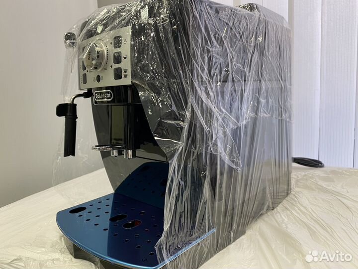 Кофемашина delonghi magnifica s