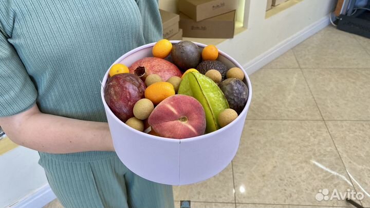 Подарочный набор с экзотическими фруктами