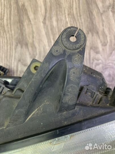 Фара передняя левая Ford Focus 2 хетчбэк 5-ти дв