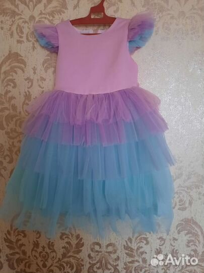 Платье для девочки новое р 128