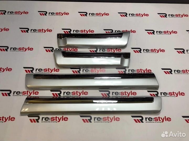 Молдинги дверей Toyota Land Cruiser 200