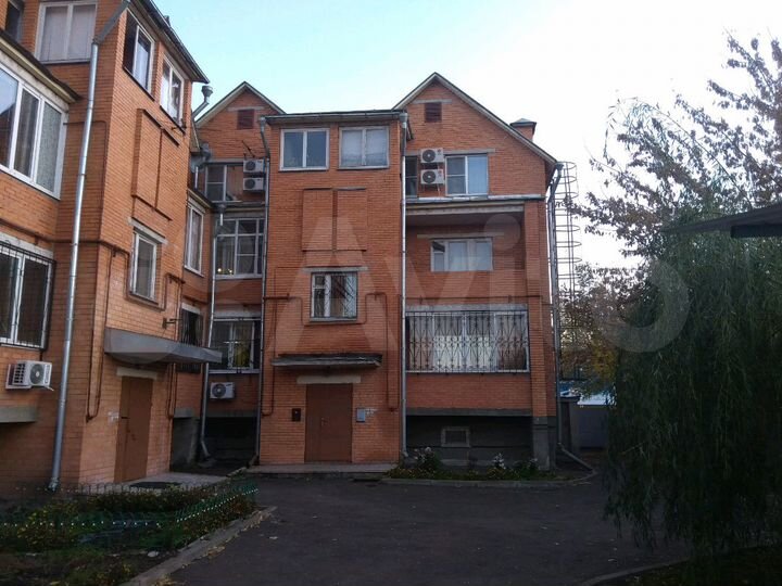 3-к. квартира, 101 м², 2/3 эт.