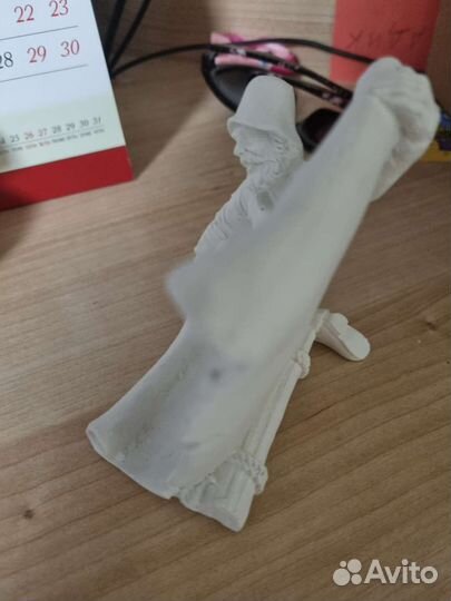 Гипсовая фигурка мужик с грамотой для раскраски