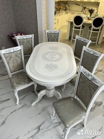 Стол Лапка Версаче