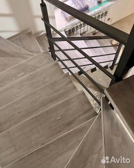 Металлический каркас лестницы. Лестница под ключ