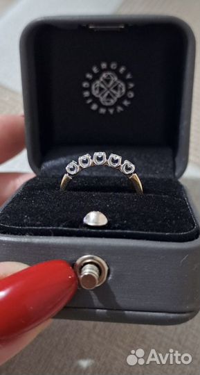 Золотое кольцо с бриллиантами дорожка