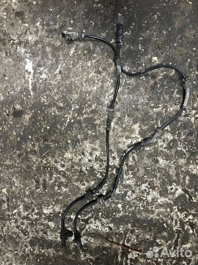 Датчик абс задний Nissan Tiida 1