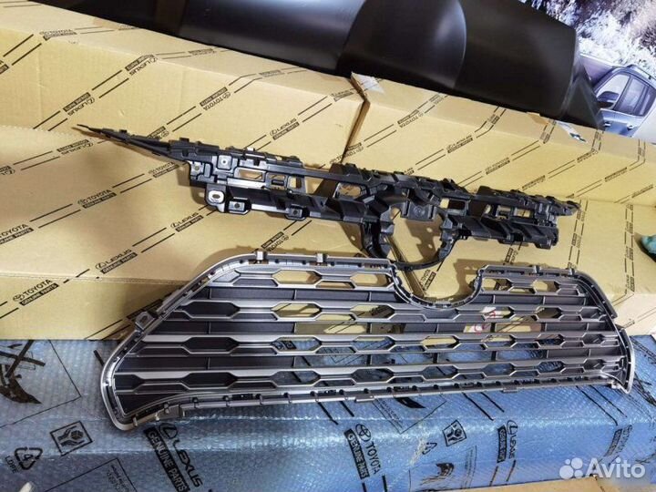 Решетка радиатора Toyota Rav4 XA50 2018-2023