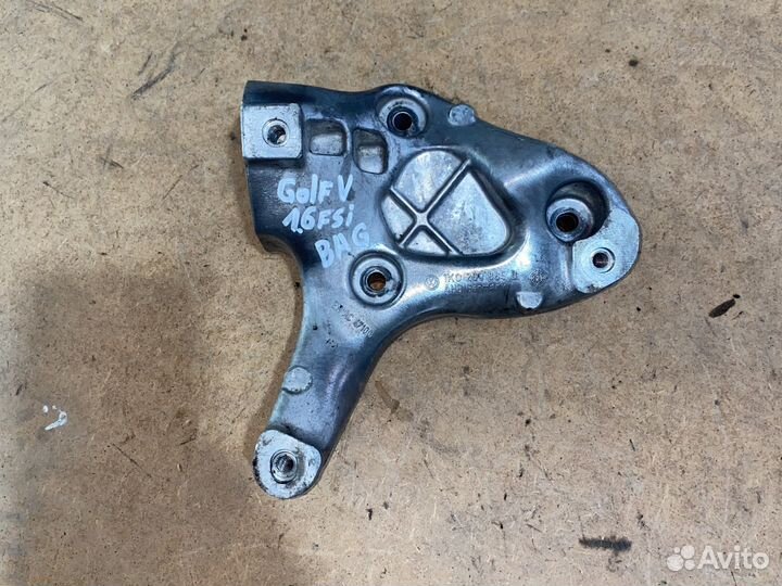 Кронштейн 1K0260885B Golf Skoda Audi 1.4л 1.6л