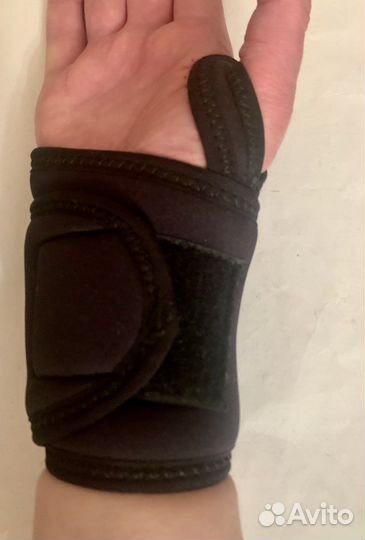 Бандаж на запястье