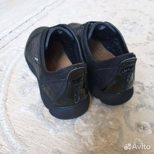 Кроссовки женские 35 размер оригинал