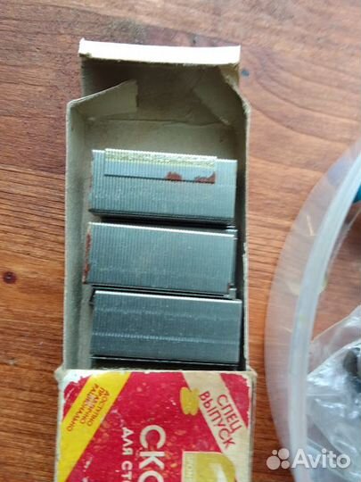 Кнопки и скобы для степлера