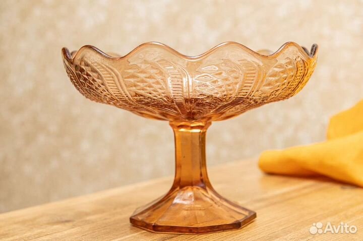 Ваза для фруктов на ножке цветное стекло СССР