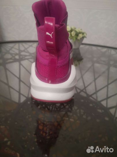 Кроссовки женские