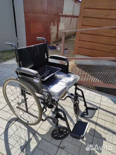 Кресло-коляска с санитарным оснащением армед
