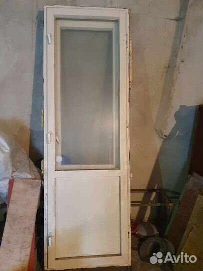 Дверь балконная деревянная