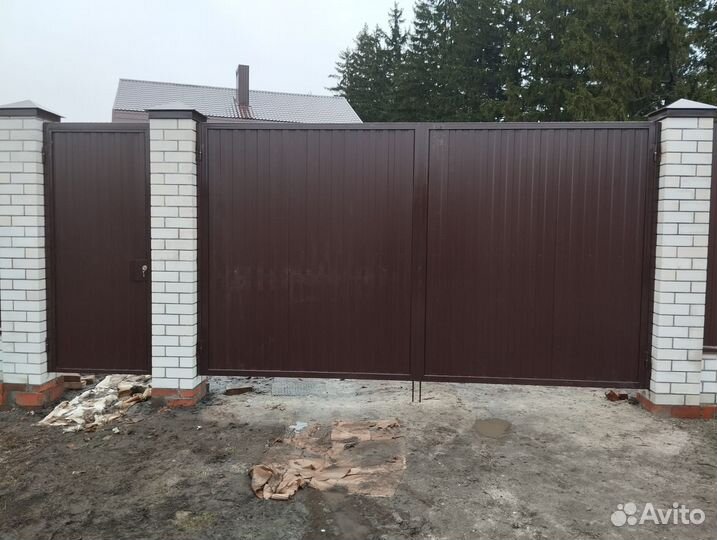 Ворота с калиткой под ключ