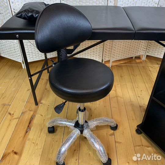 Кушетка, стул, тележка