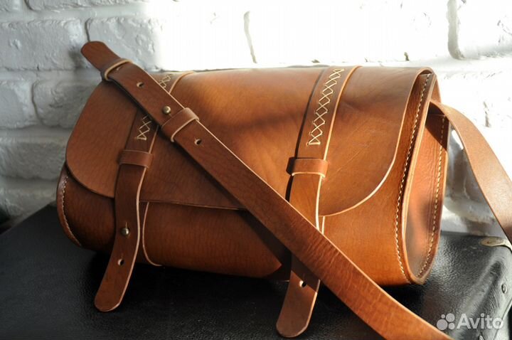 Женская сумочка из кожи в этническом стиле