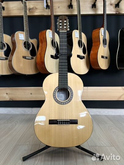Классическая гитара Barcelona CG39