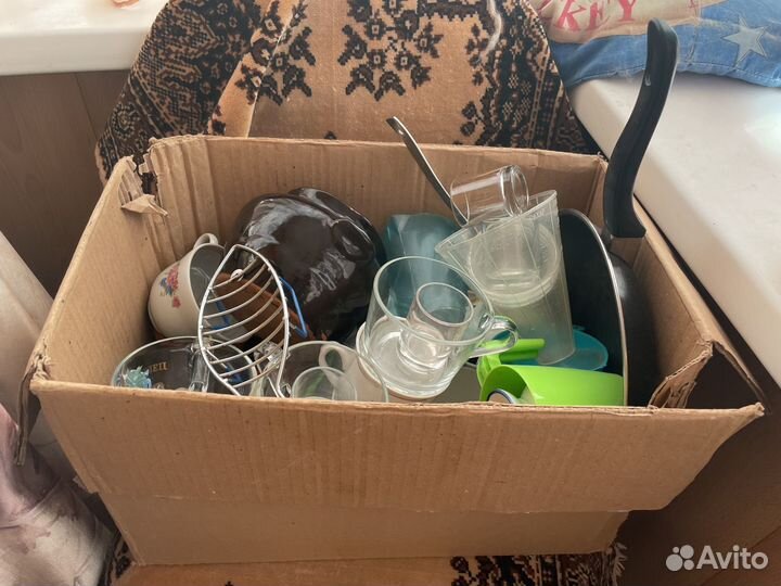 Набор посуды пакетом коробка