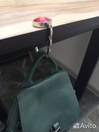 Складной крючок держатель для сумок на стол