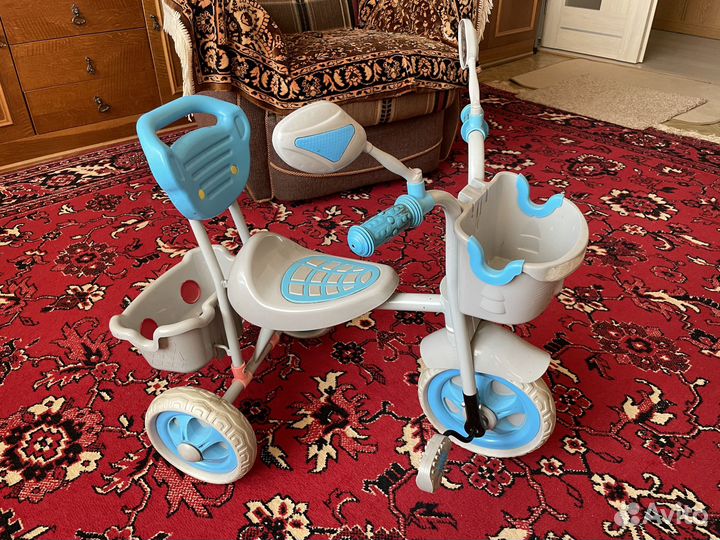 Детский велосипед трехколесный