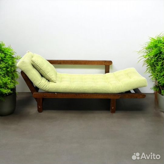 Диванчик кушетка массив