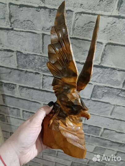 Статуэтка из дерева Орёл